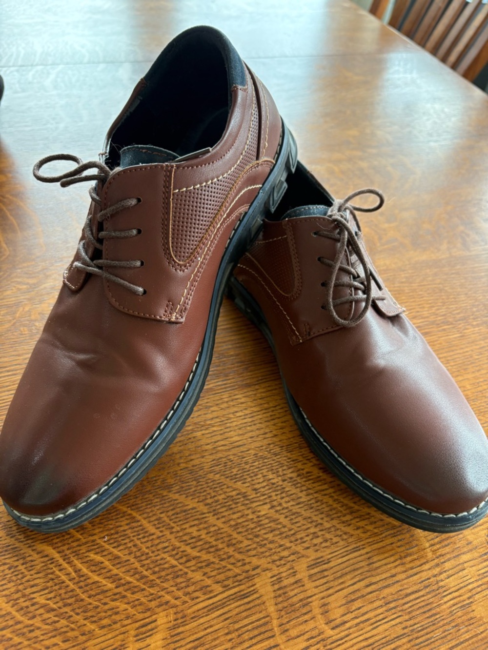 Classic Brown Men's Derby Shoes with Cushioned Comfort